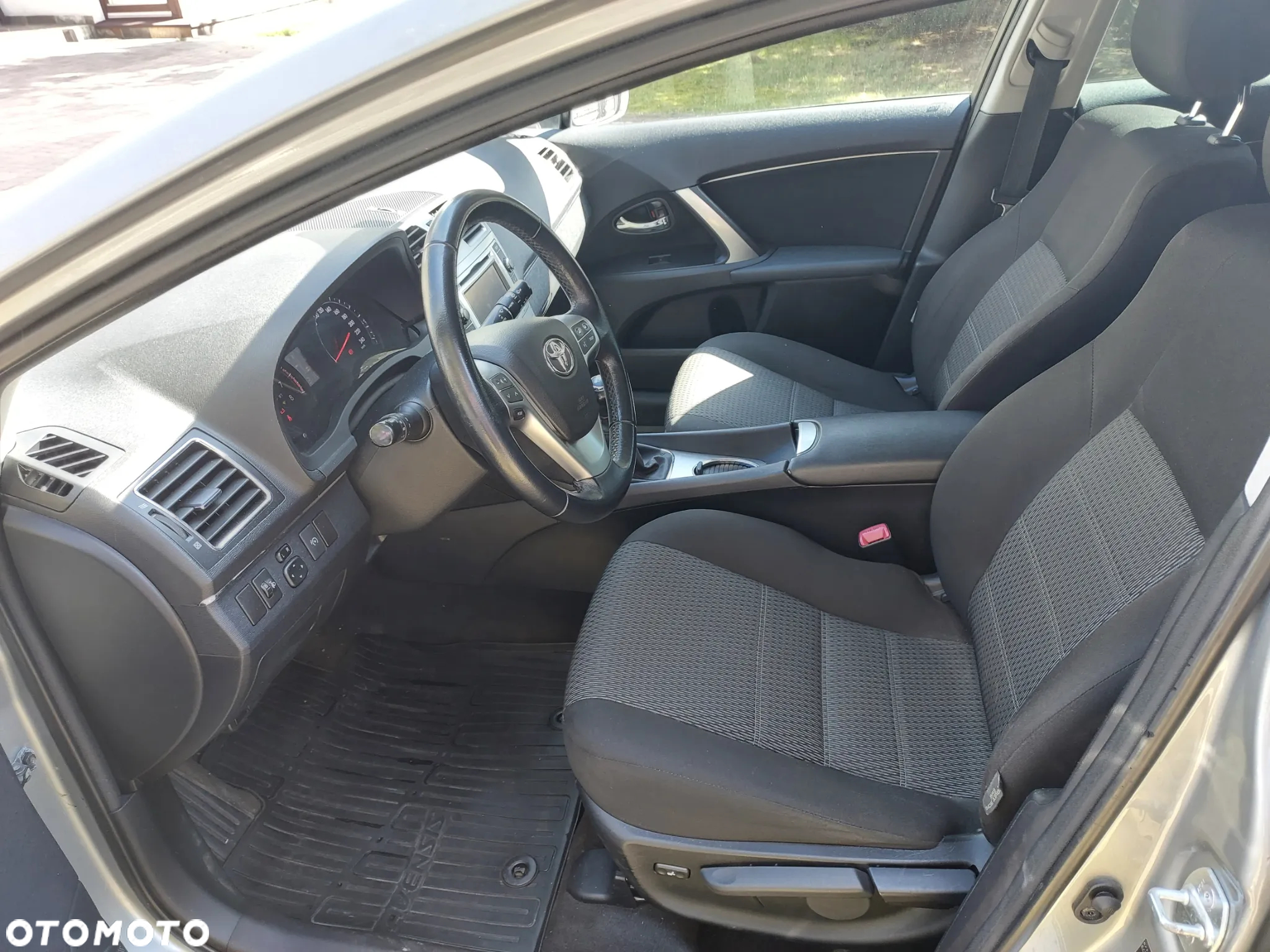 Toyota Avensis 1.8 Business Edition - 15