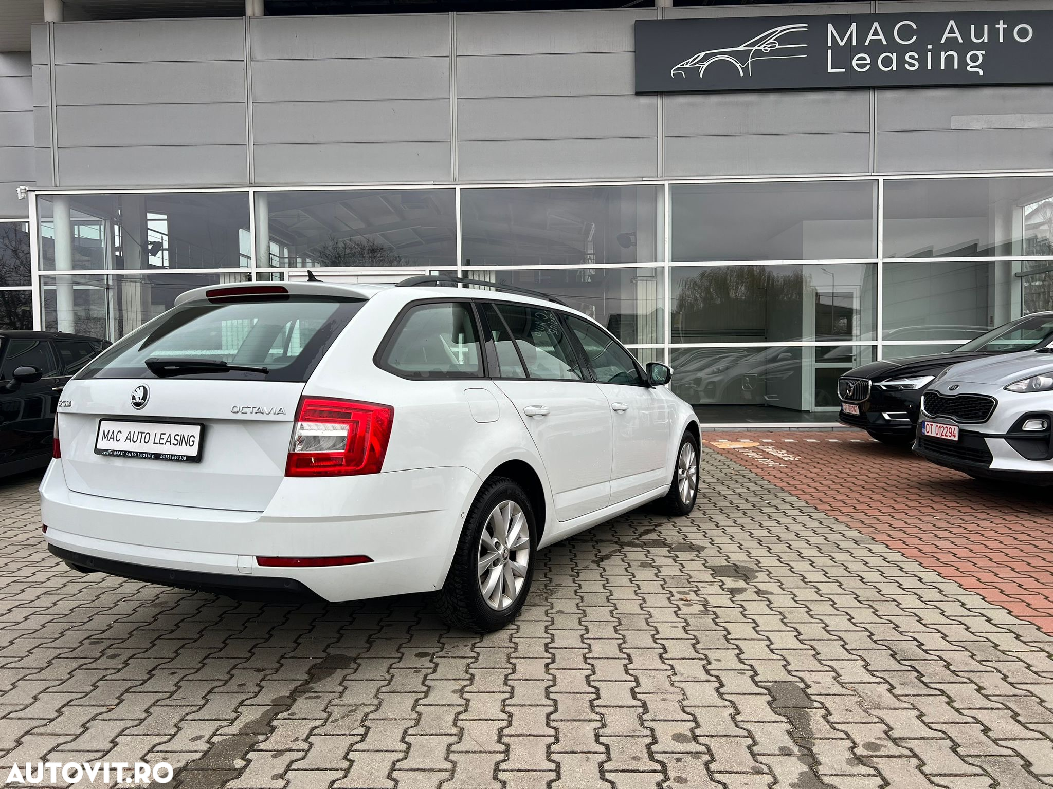 Skoda Octavia Combi Diesel 1.6 TDI Ambition - 9