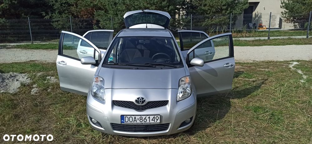 Toyota Yaris - 12