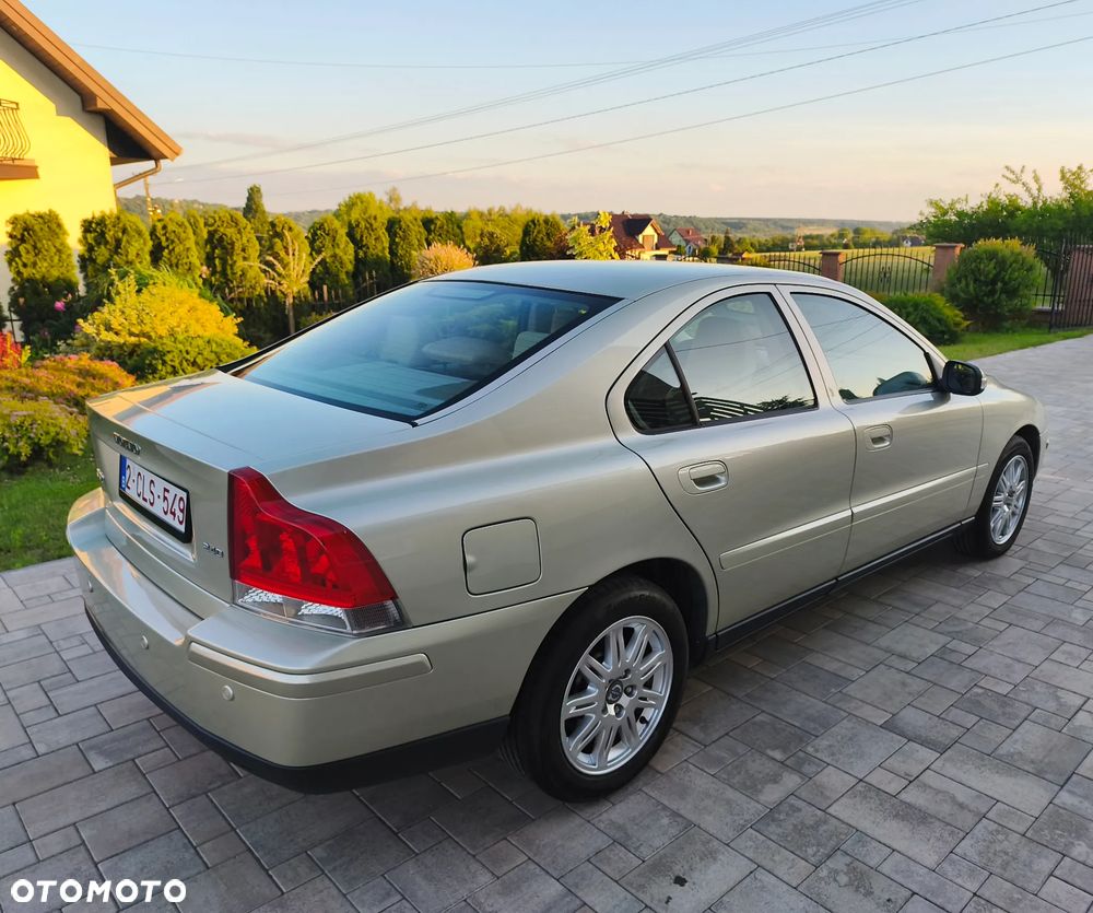 Volvo S60 2.4D Kinetic - 12