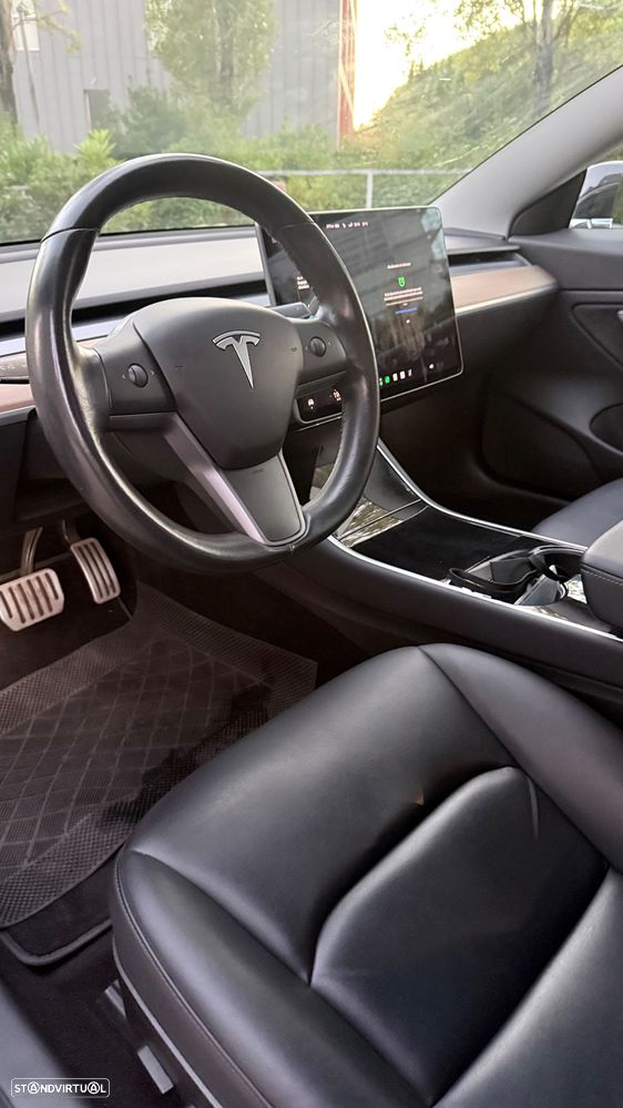 Tesla Model 3 Performance Dual Motor AWD - 40