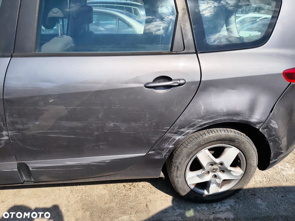 Renault Grand Scenic - 13