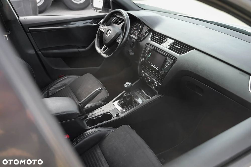 Skoda Octavia 2.0 TDI RS - 18