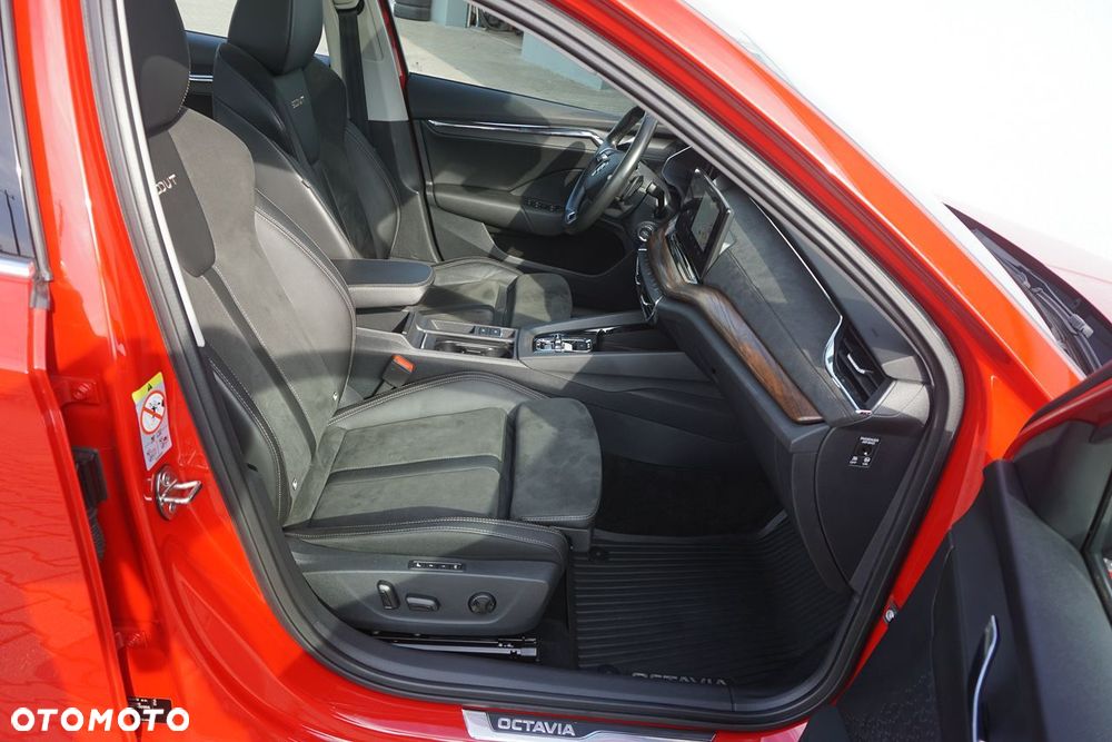 Skoda Octavia 2.0 TDI DSG 4x4 Scout - 35