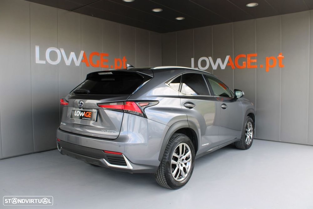 Lexus NX 300h Executive - 4