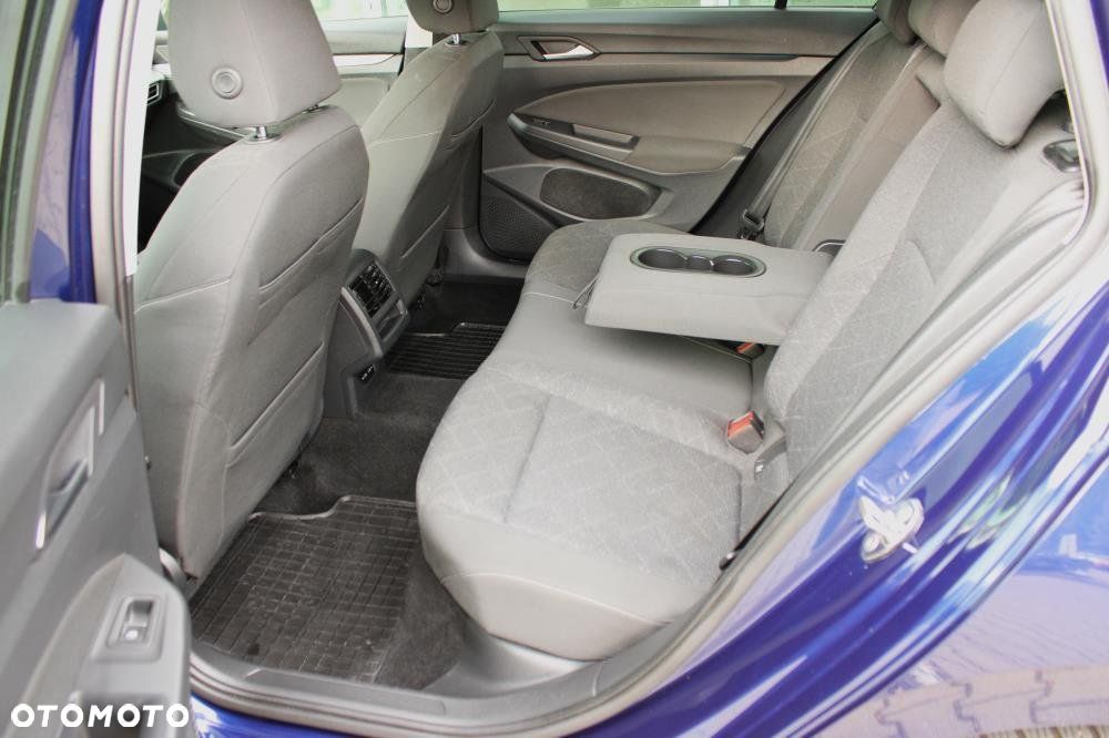 Volkswagen Golf - 10