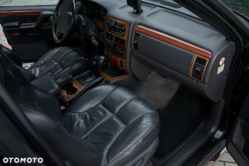 Jeep Grand Cherokee - 21