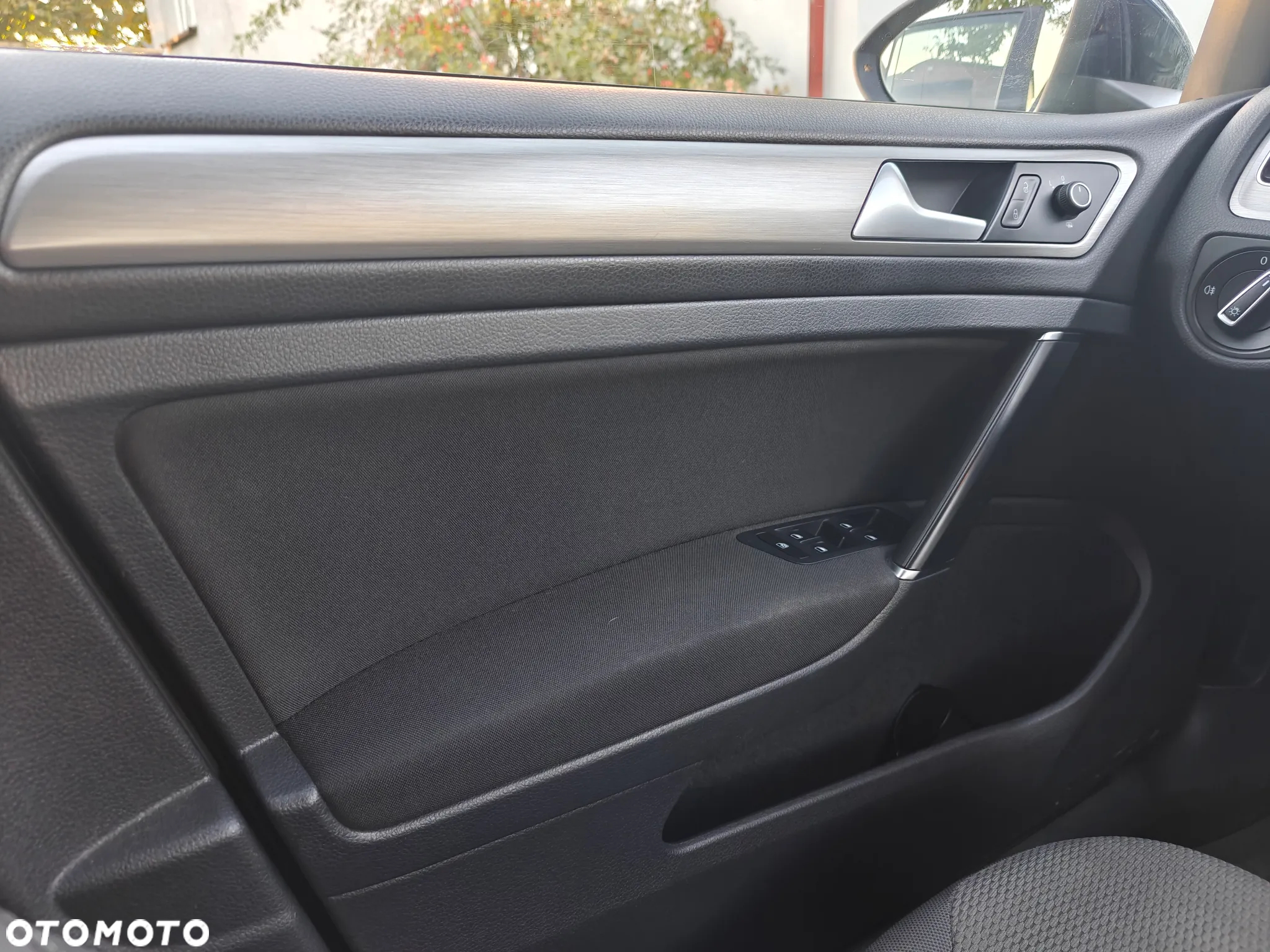 Volkswagen Golf VII 1.6 TDI BMT Comfortline - 29