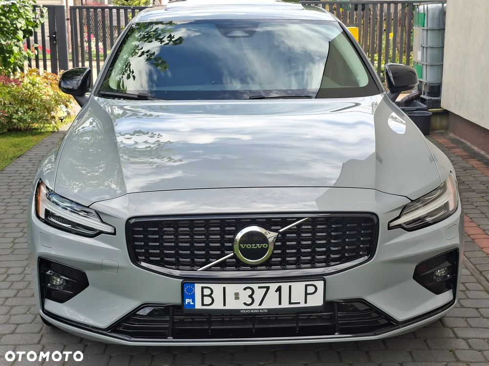 Volvo S60 B5 B AWD Plus Dark - 1