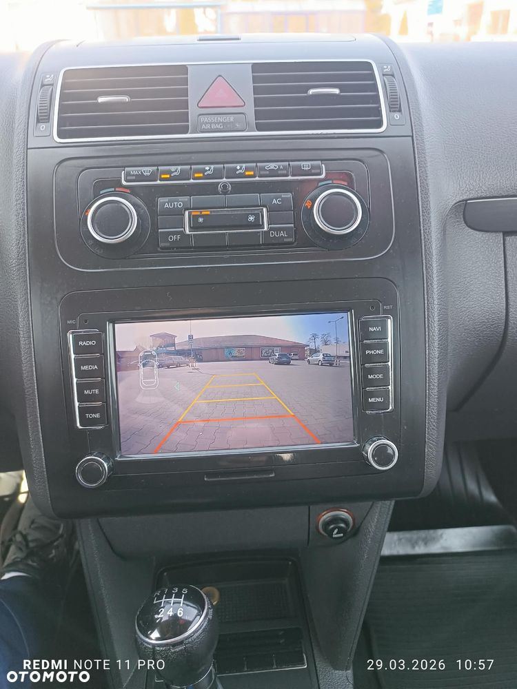 Volkswagen Touran - 11