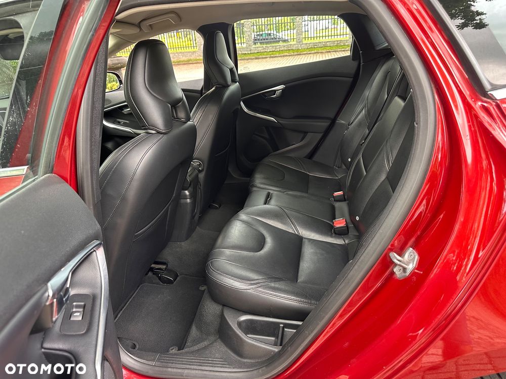 Volvo V40 D4 Inscription - 19