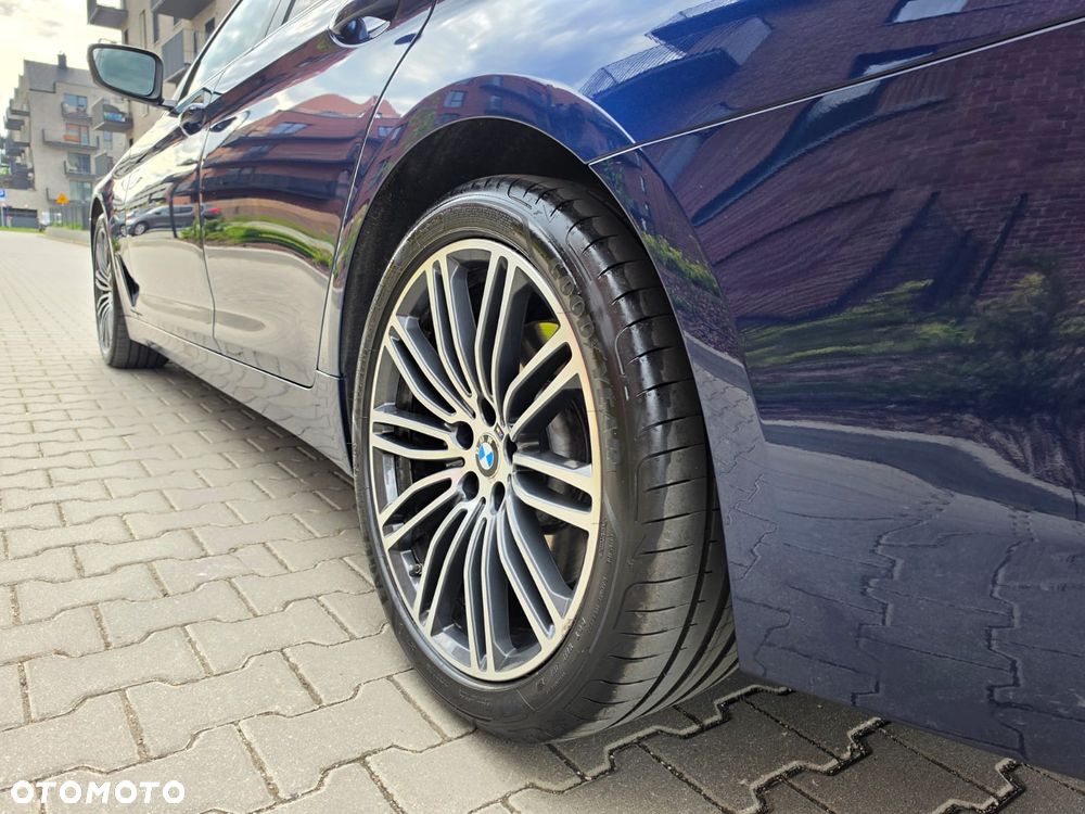 BMW Seria 5 530d Sport Line - 11