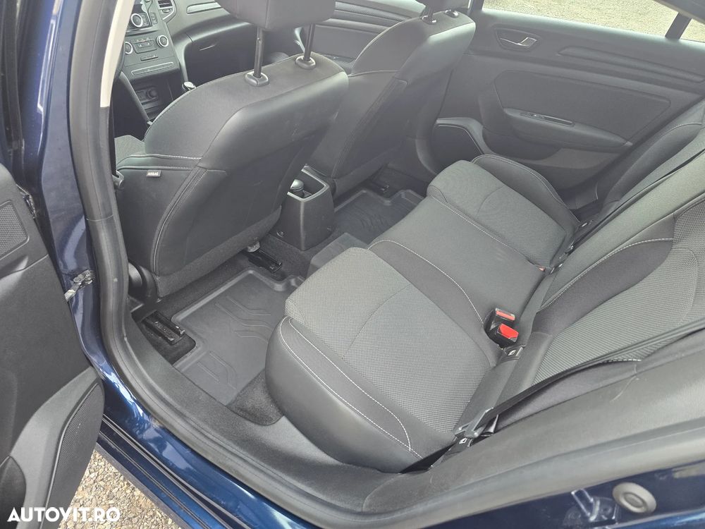 Renault Megane TCE 114 GPF Life - 9