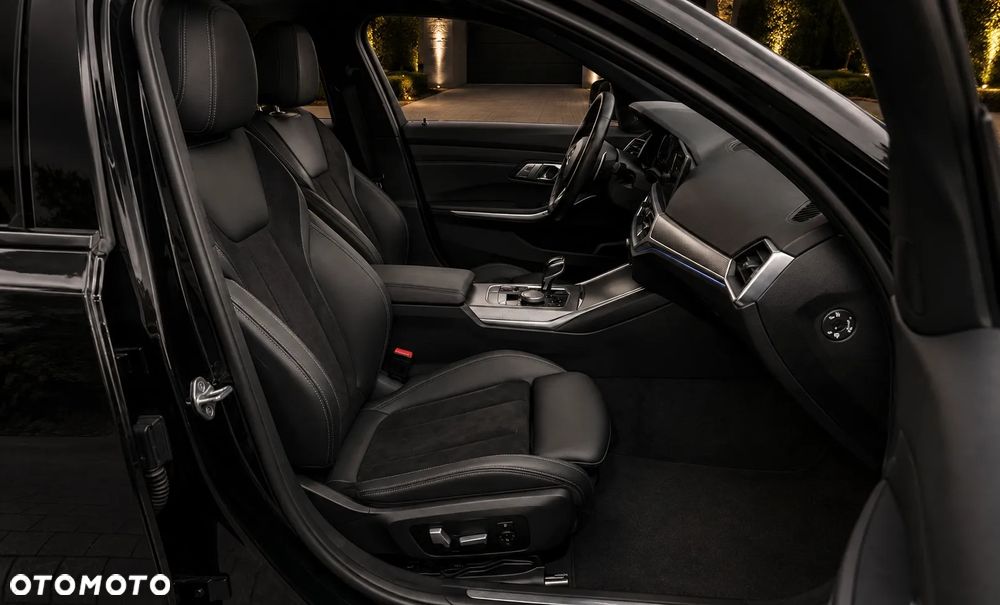 BMW Seria 3 320i M Sport - 17