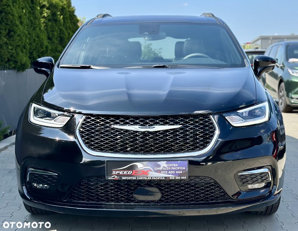 Chrysler Pacifica - 4