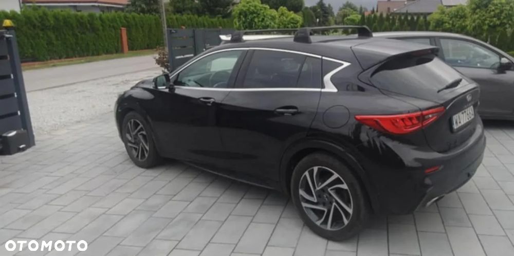 Infiniti Q30 1.6t Premium 7DCT - 2