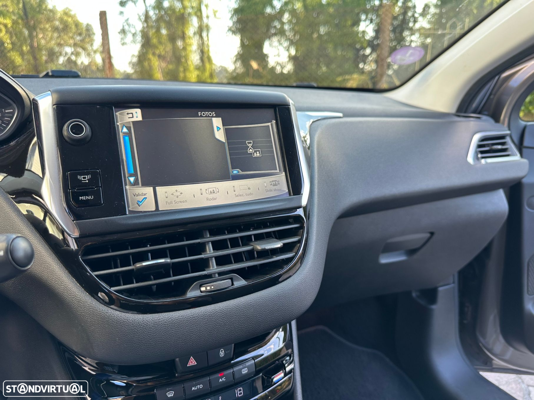 Peugeot 208 1.2 VTi Allure - 19