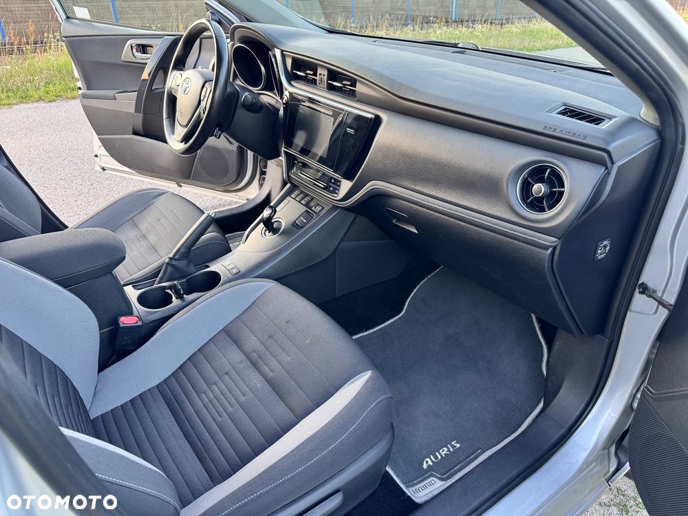 Toyota Auris Hybrid 135 Comfort - 8