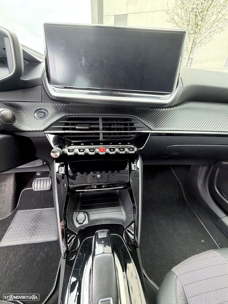 Peugeot 2008 1.5 BlueHDi Allure EAT8 - 11