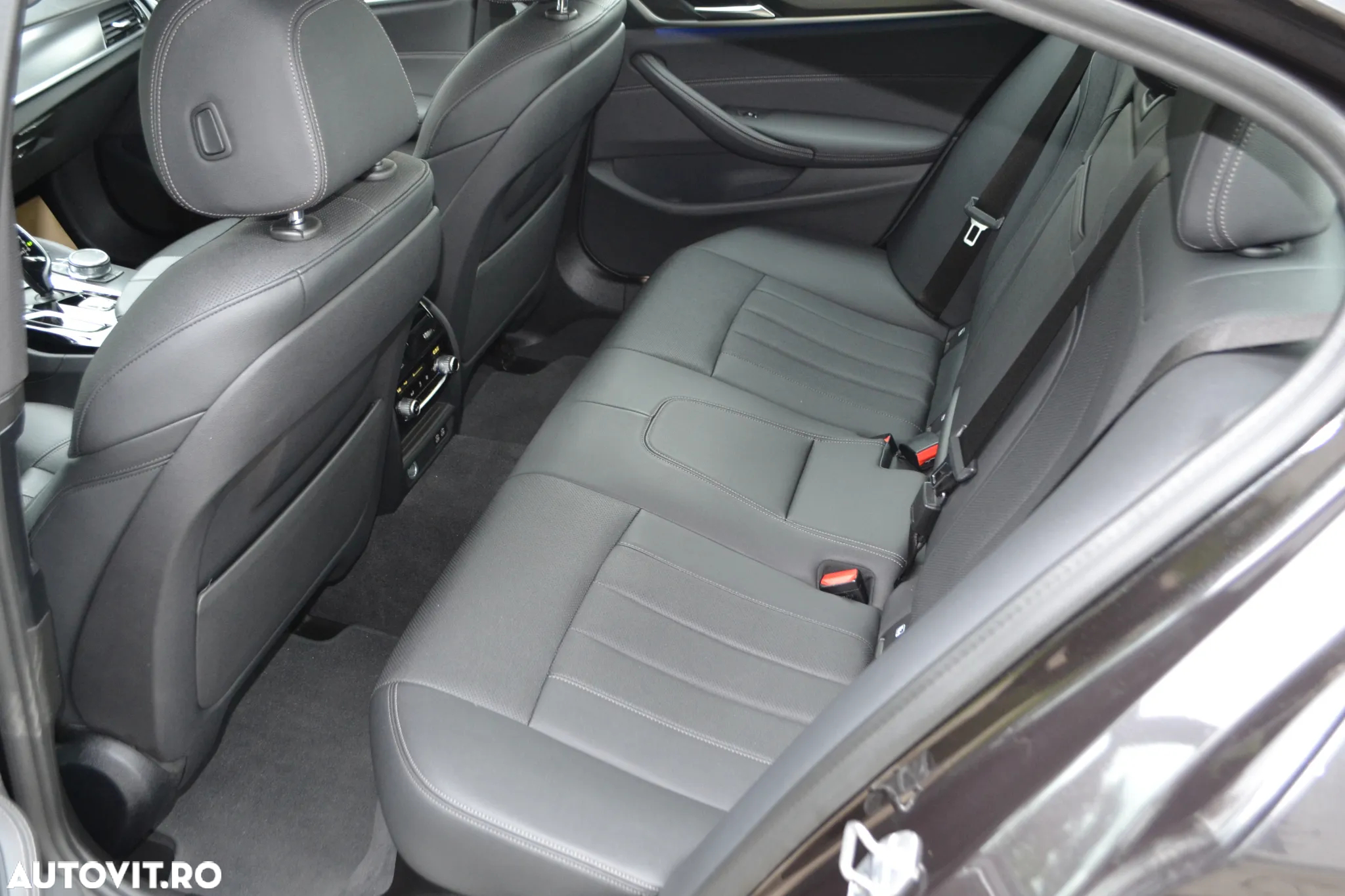BMW Seria 5 520d Touring Aut. M Sport Edition - 16