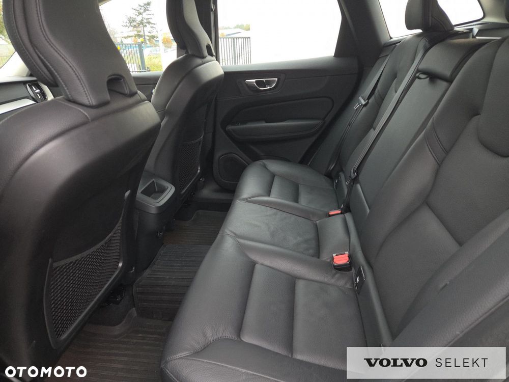 Volvo XC 60 B5 B AWD Plus Dark - 14