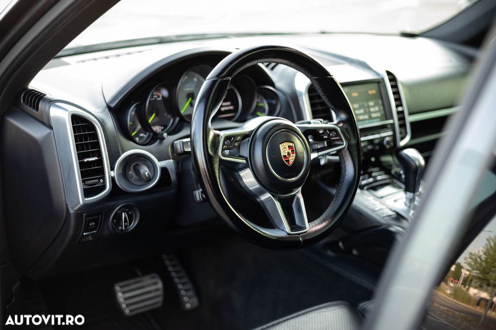 Porsche Cayenne - 34