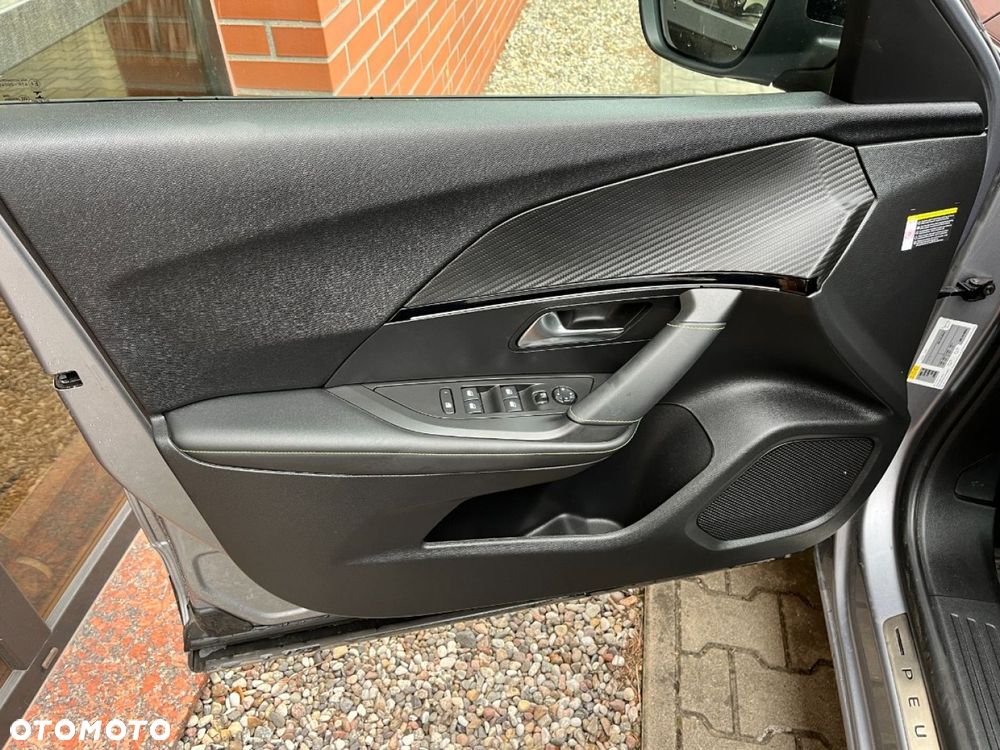 Peugeot 2008 e-2008 GT - 24