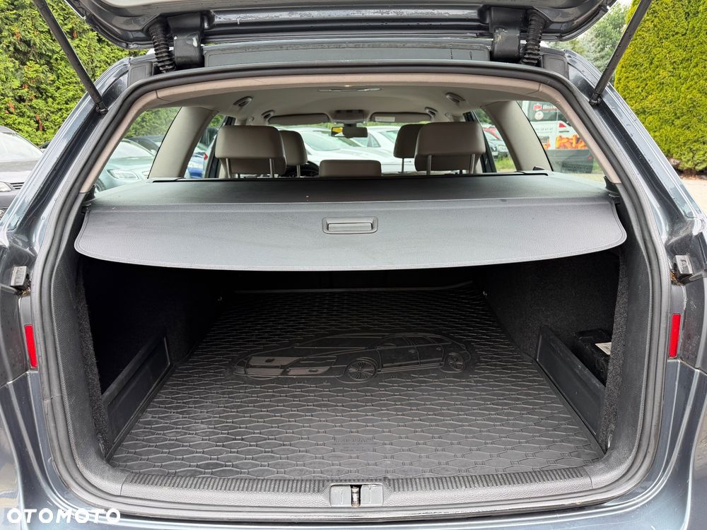Volkswagen Passat Variant 1.8 TSI Highline - 24