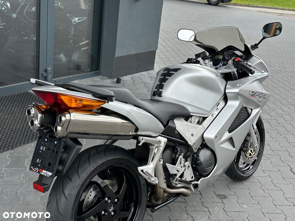 Honda VFR - 5