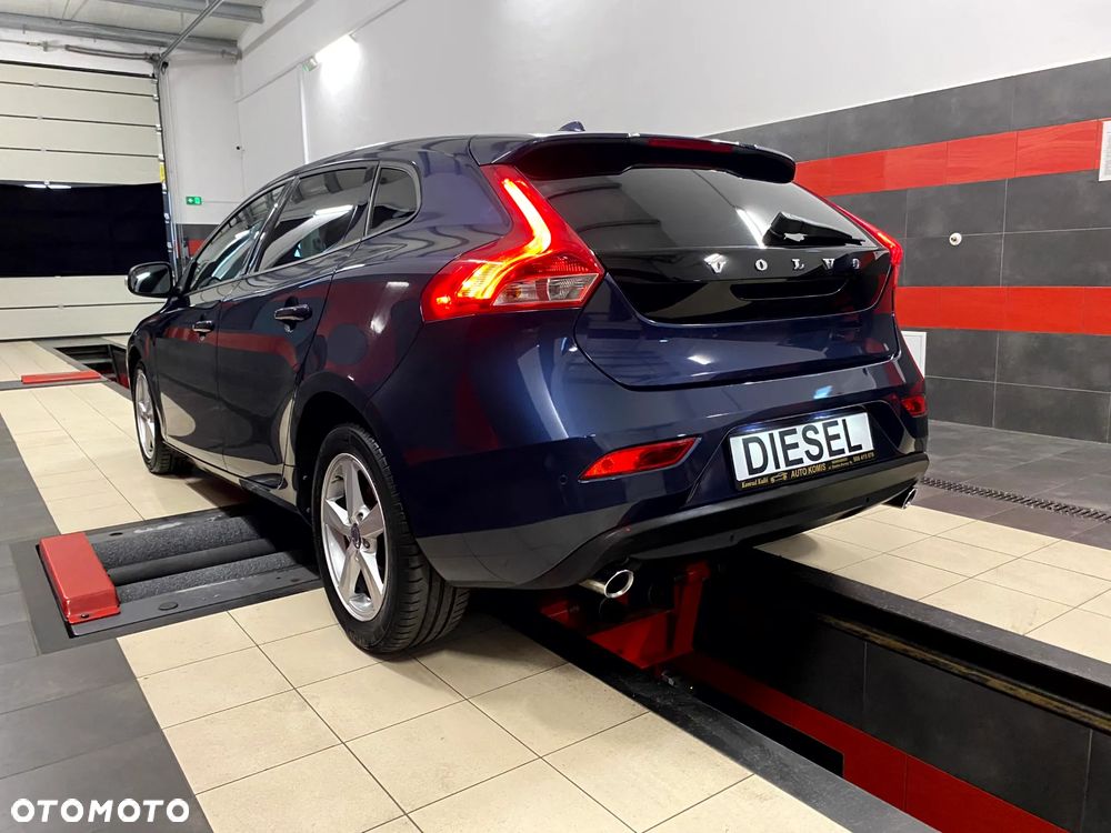 Volvo V40 D4 Momentum - 10