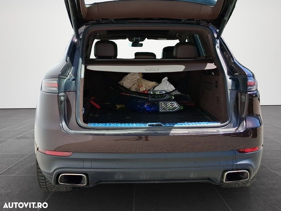 Porsche Cayenne - 10