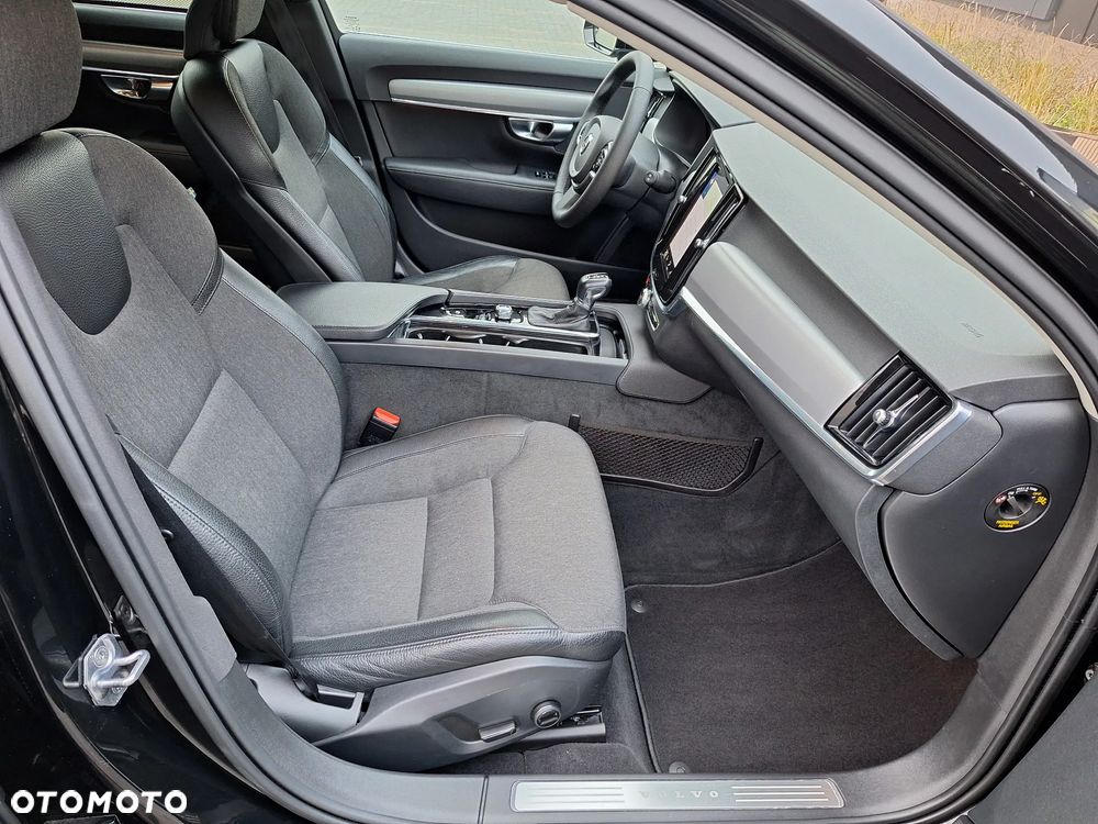 Volvo V90 D4 Momentum Pro - 27