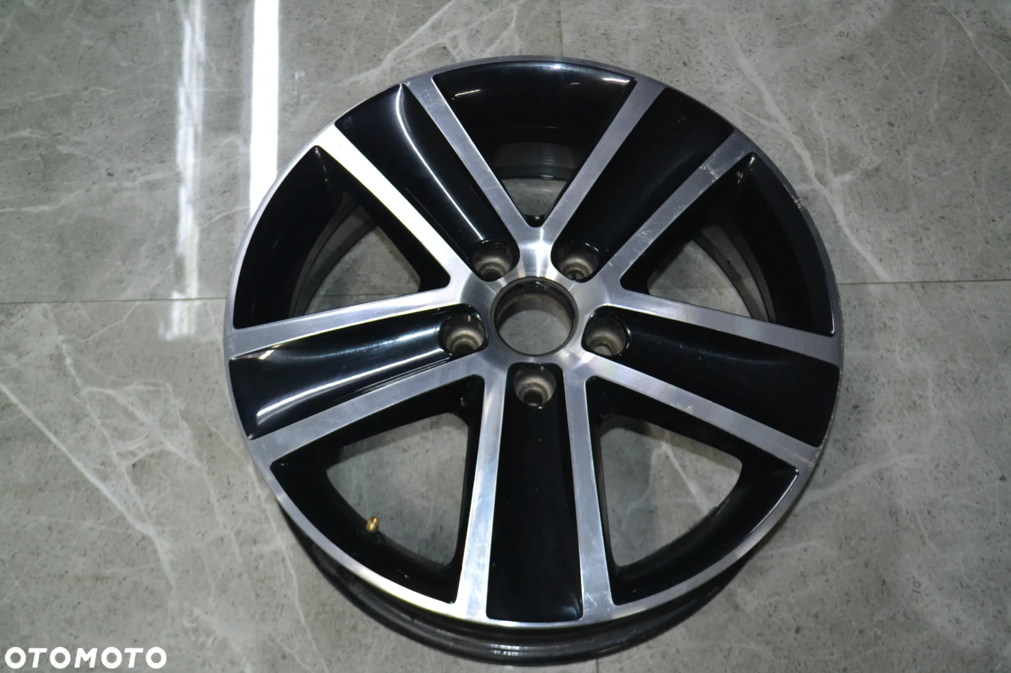 VW CADDY ORYGINALNA FELGA ALUMINIOWA 6Jx17 5x112 ET 50 2K5601025D POMORSKIE - 4