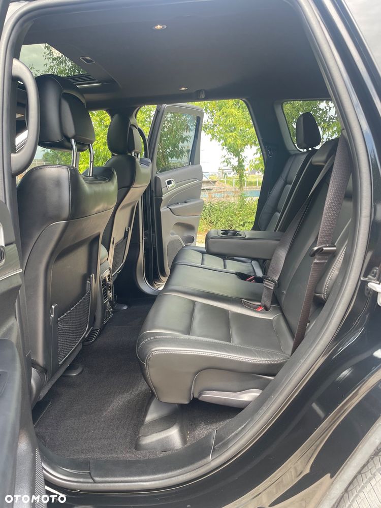 Jeep Grand Cherokee - 23