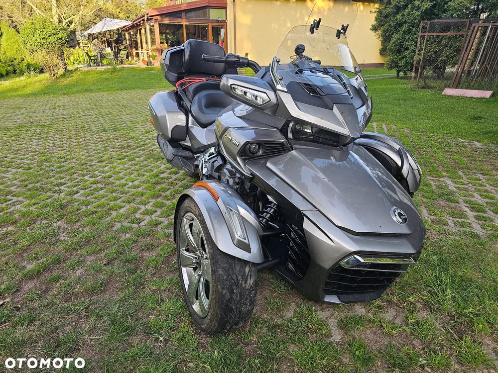 Can-Am Spyder - 1