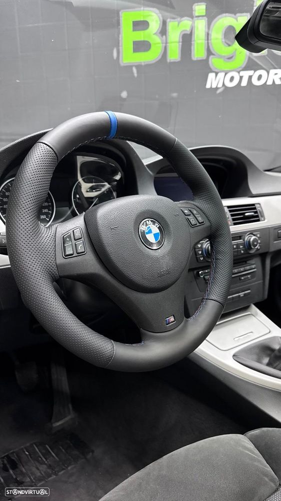 BMW 320 d Coupe Edição M - 26