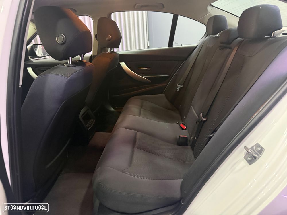 BMW 316 d Sport Line - 9