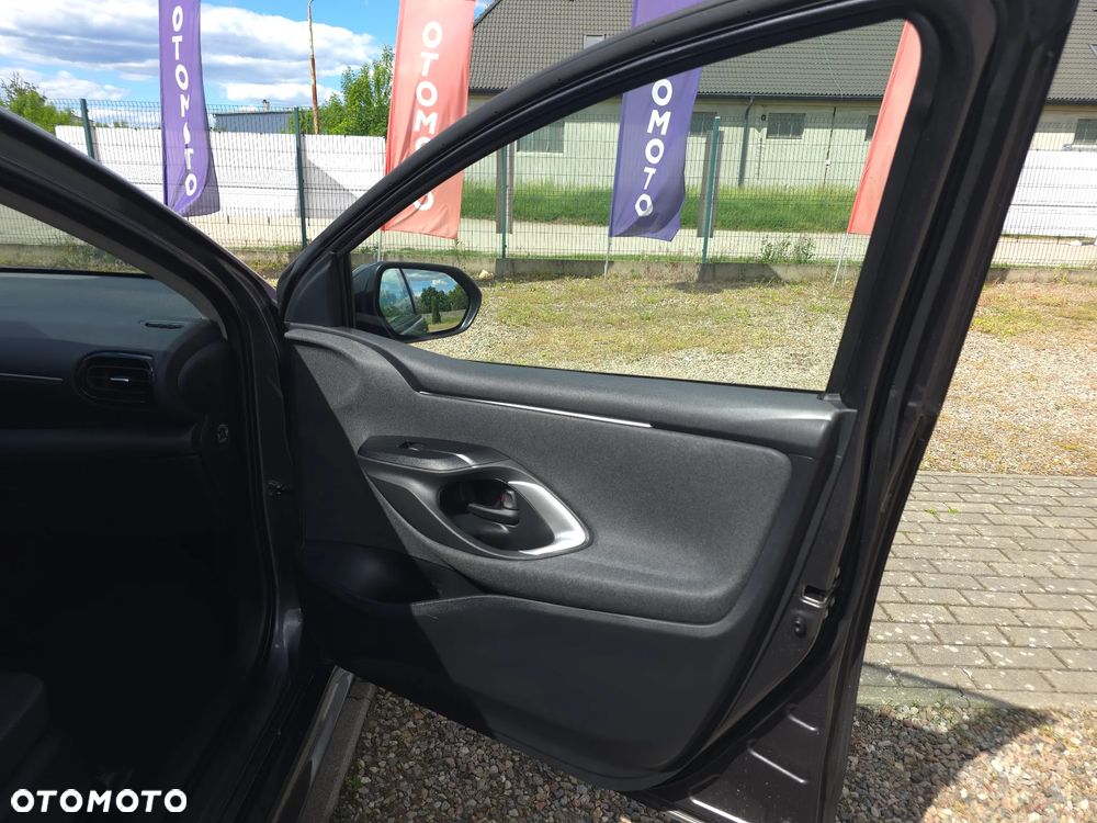 Toyota Yaris - 12