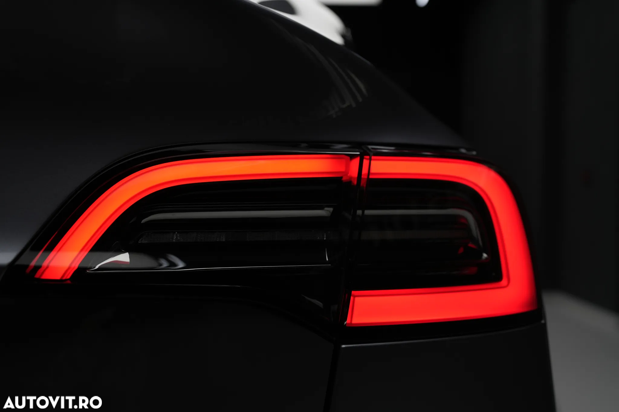 Tesla Model Y AWD Long Range - 31
