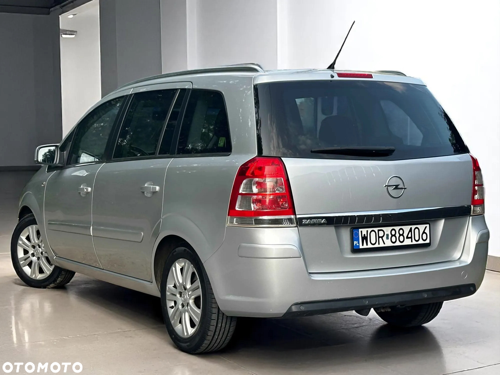 Opel Zafira 1.8 Cosmo EU5 - 10