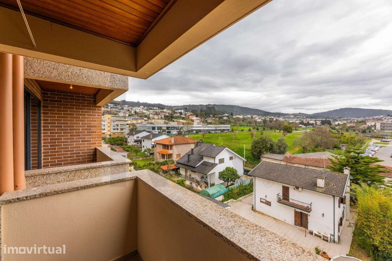 Apartamento T3, em Nogueiró Braga. - Grande imagem: 2/26