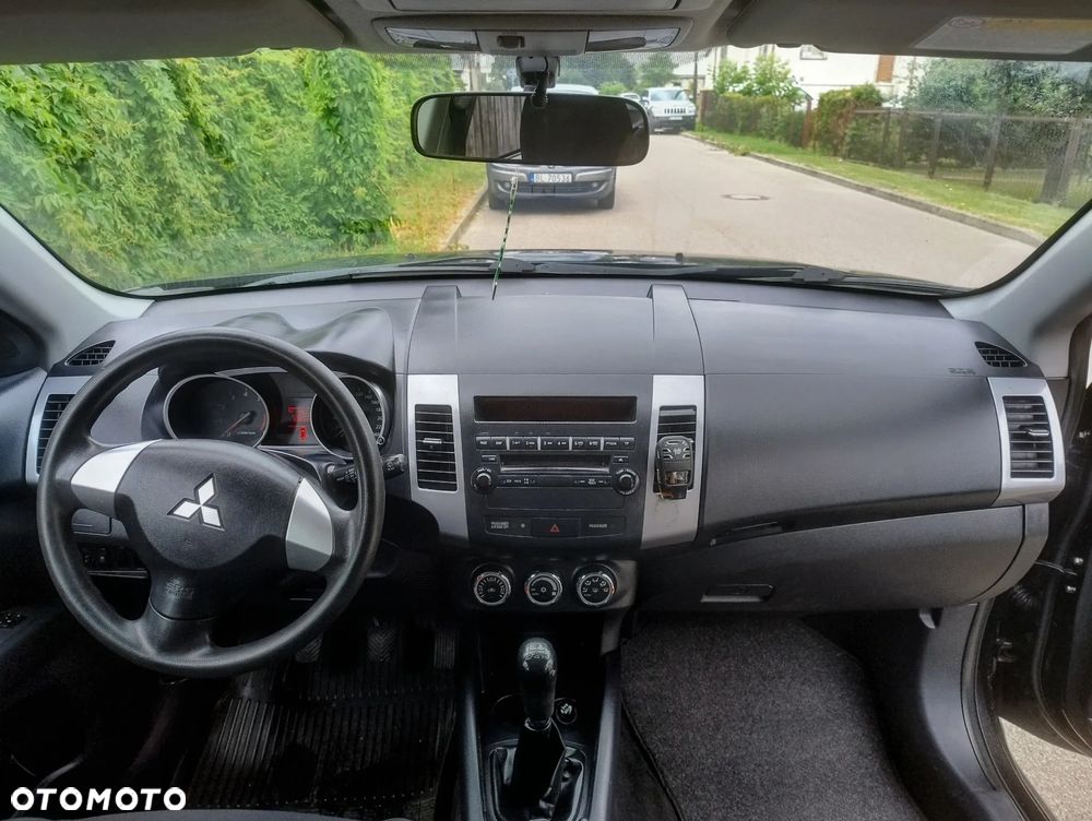 Mitsubishi Outlander 2.0 Intense 2WD - 8