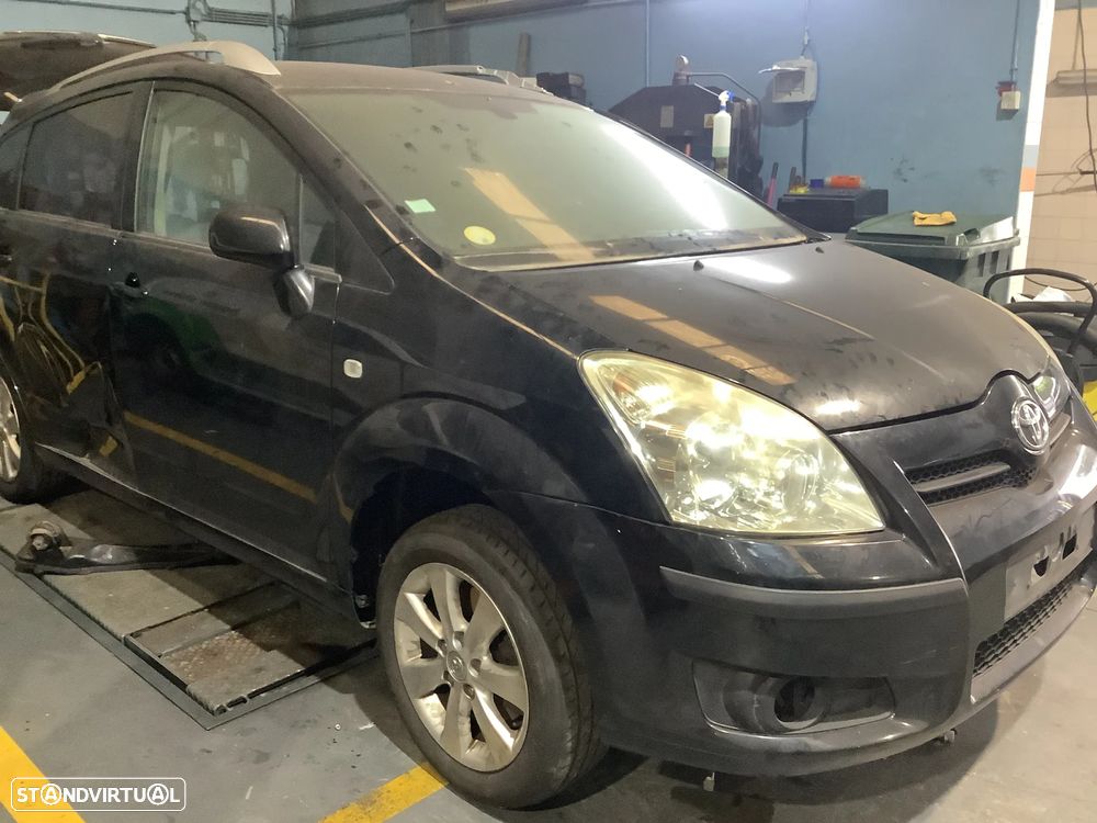 Toyota Corolla Verso 2.2 D4D 136cv - Para Peças - 2