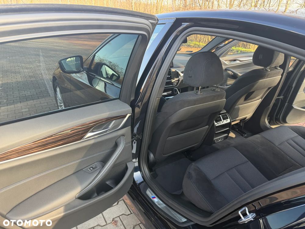 BMW Seria 5 530i xDrive M Sport sport - 22