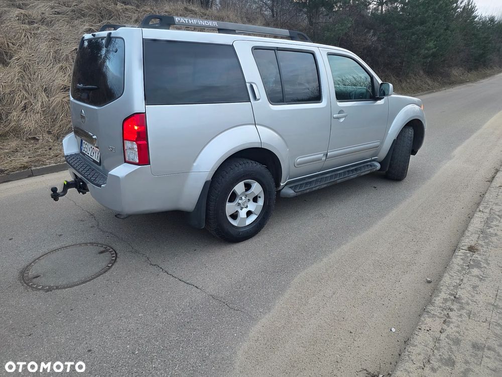 Nissan Pathfinder - 4