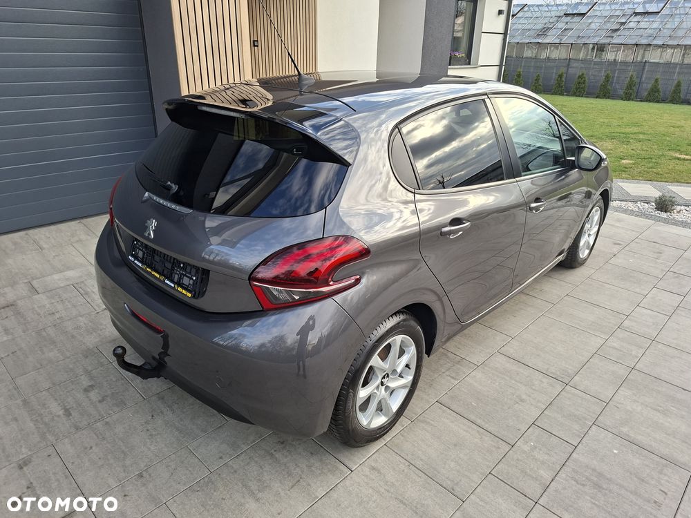 Peugeot 208 - 3