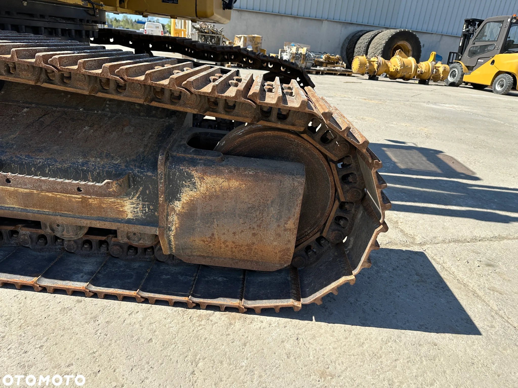 Caterpillar 323 - 22
