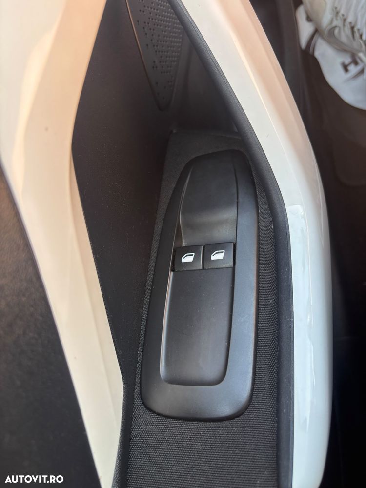 Peugeot 208 1.2 L PureTech Access - 22