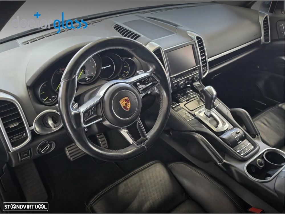 Porsche Cayenne S - 10