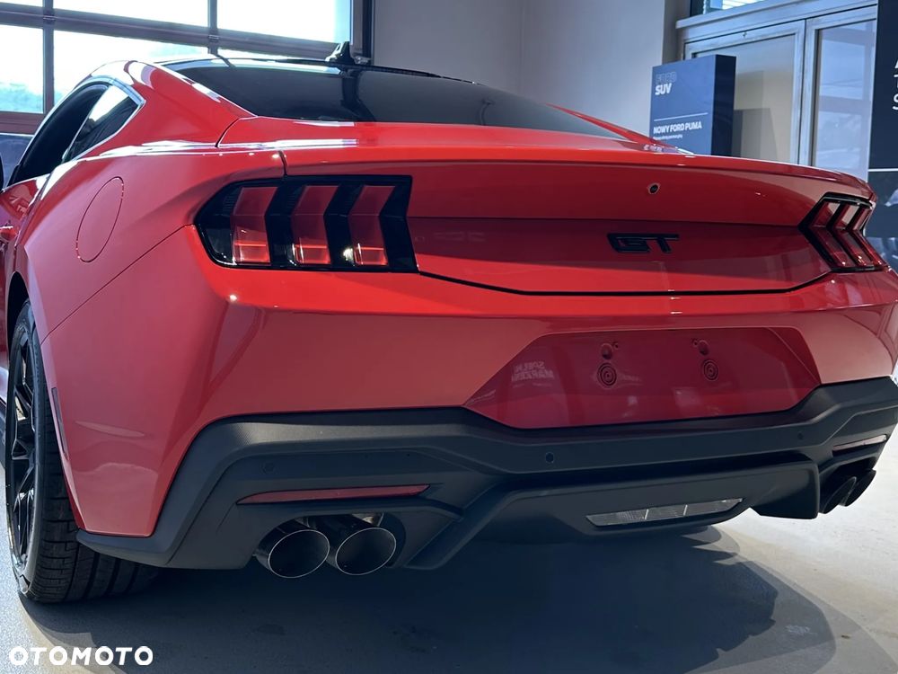 Ford Mustang - 8